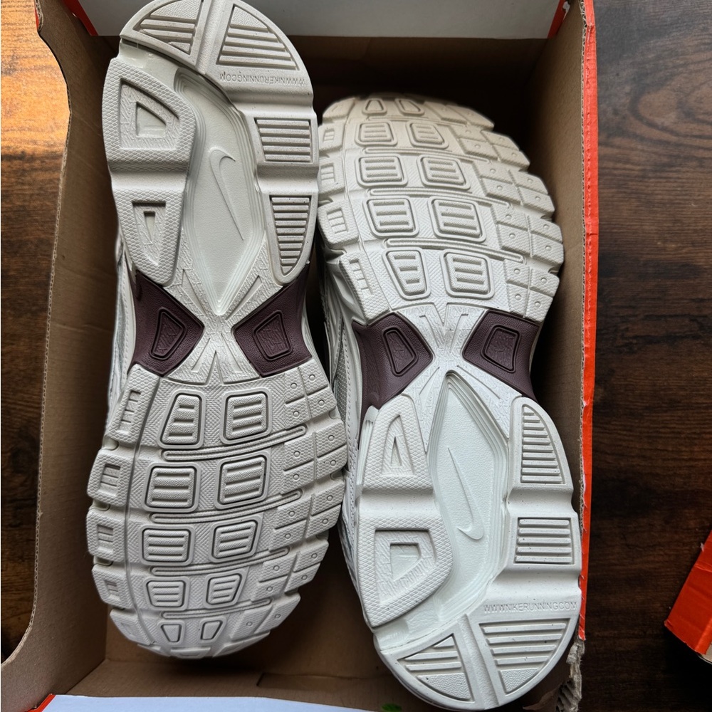 Nike Initiator Sneakers - Picture 3 of 7